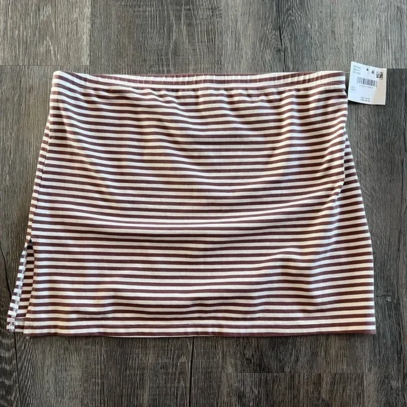 American Eagle main squeeze side slit tube top - Picture 4 of 7